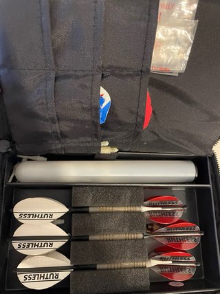 Estuche completo de dardos