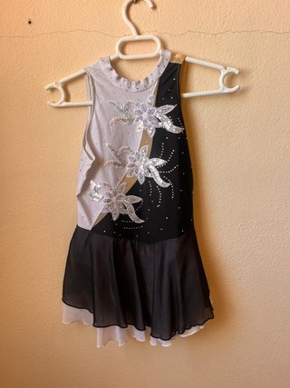 Ropa de ballet, danza moderna y flamenco.