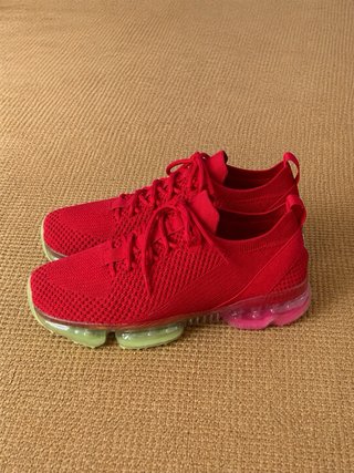 Zapatillas rojas con cámara de aire