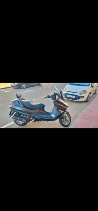 Piaggio Maxi Scooter Negra/Azul