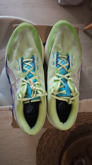 Asics Novablast TR T.46,5 Verde Multicolor