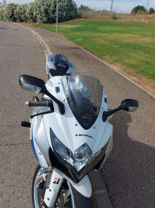 Suzuki GSXR 600 K8 Deportiva