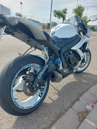 Suzuki GSXR 600 K8 Deportiva