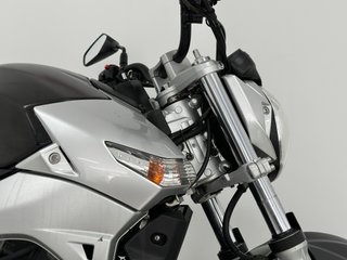 SUZUKI GSR 600