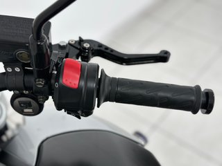 SUZUKI GSR 600