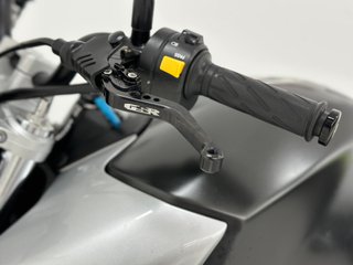 SUZUKI GSR 600