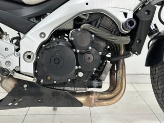 SUZUKI GSR 600