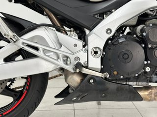SUZUKI GSR 600