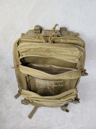 Mochila Táctica Militar Beige ideal avión gym 45L.
