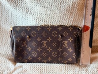Louis Vuitton Pochette Monogram con Catena