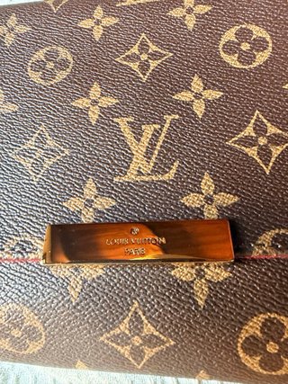 Louis Vuitton Pochette Monogram con Catena