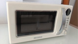 Microondas Severin crema