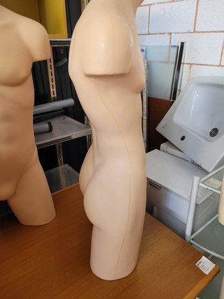 MANIQUI BEIGE DE HOMBRE