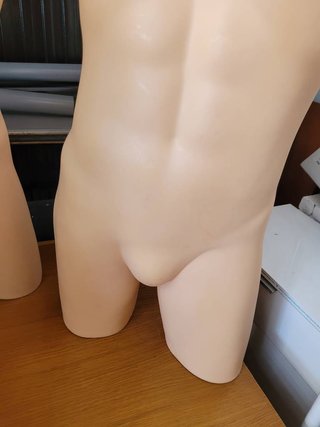 MANIQUI BEIGE DE HOMBRE