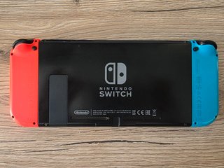Nintendo Switch + Accesorios + Juego FIFA 20