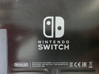 Nintendo Switch + Accesorios + Juego FIFA 20