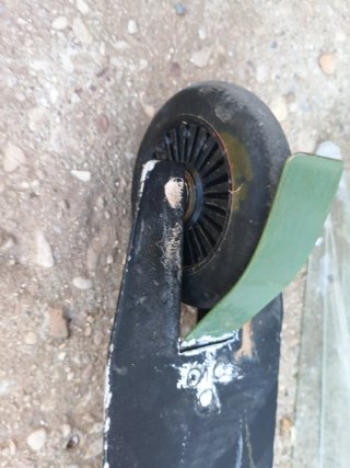 Patinete verde y negro