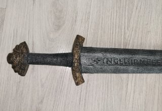 Espada Medieval de Juego, grabada en ambos lados