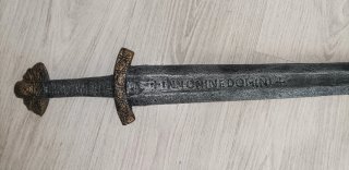 Espada Medieval de Juego, grabada en ambos lados
