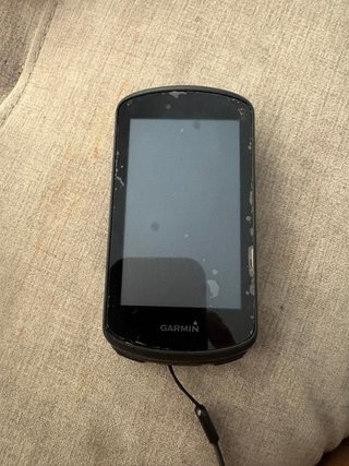 Garmin 1040 con funda protectora roja