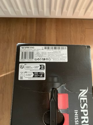 Macchina da caffè Nespresso Inissia rossa