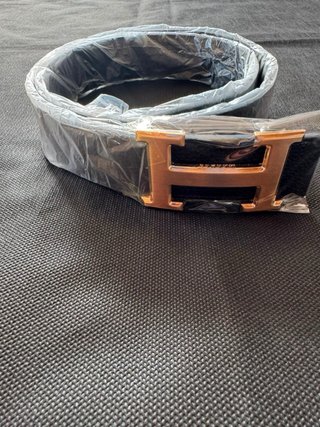 Cinturón Hermes Hebilla Dorada Negro