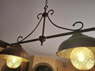 Lámpara colgante de metal y cristal