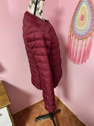 Plumas ligero mujer burdeos