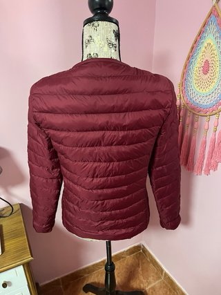 Plumas ligero mujer burdeos