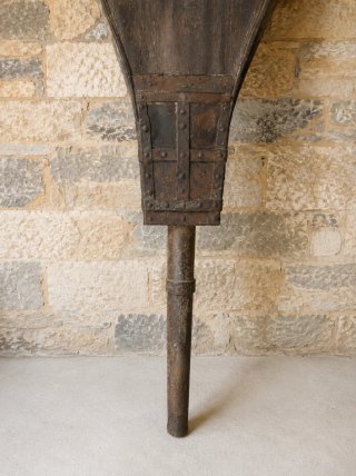 Fuelle antiguo de roble, cuero e hierro. S. XIX