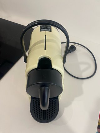 Macchina da caffè Nespresso DeLonghi Beige