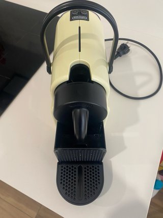 Macchina da caffè Nespresso DeLonghi Beige