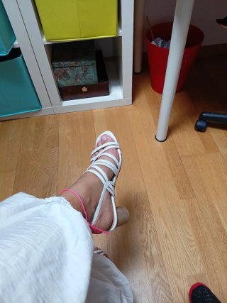 Sandalias blancas tacón bajo