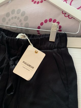 Pantalones Cortos Negros tipo lino con etiqueta