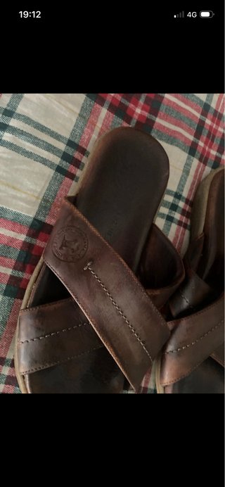 Sandalias de cuero marrón