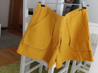 Falda-pantalón amarilla. T.   13_14 años