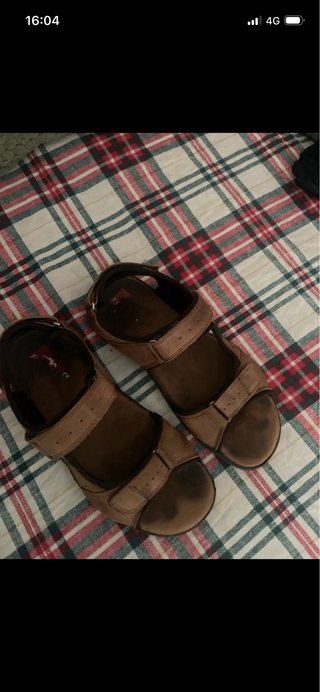 Sandalias marrones