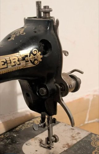 Máquina de coser Singer antigua