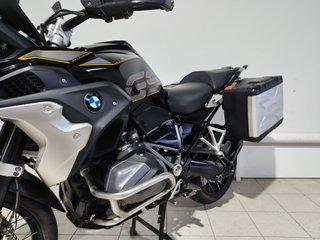BMW R 1250 GS con 2 maletas