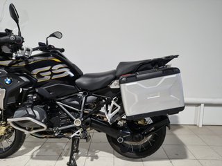 BMW R 1250 GS con 2 maletas