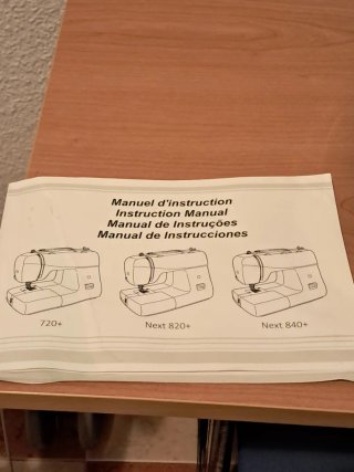 Máquina de coser eléctrica ALFA 720+ con mesa