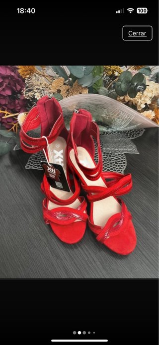 Sandalias Xti charol tacón vintage