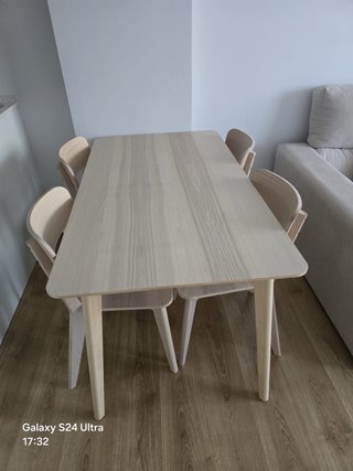 Sofa , cama , mesa