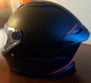 Casco de moto MT Helmets negro mate.