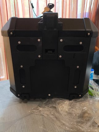 Baúl Givi Trekker Outback 42L