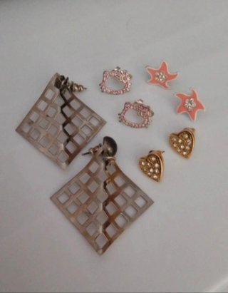 Bonito pack de pendientes.