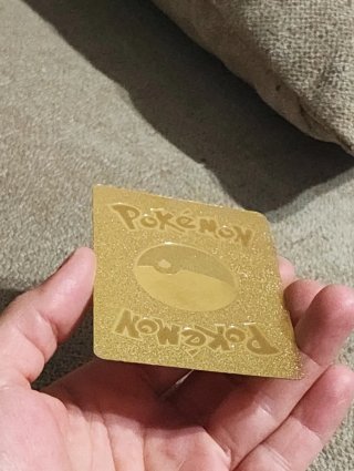 Carta Pokémon Mimikyu VMAX Dorada