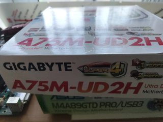 Gigabyte A75M-UD2H P.b  AMD+ cpu dualcore+ram8gb