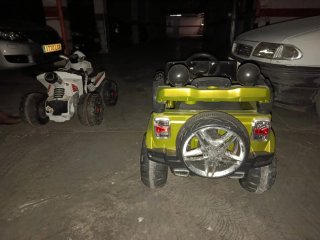 Coche eléctrico infantil Jeep verde