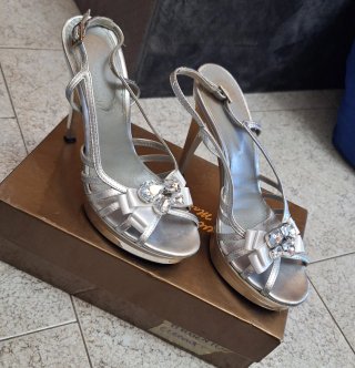 Sandali donna tacco argento n.37